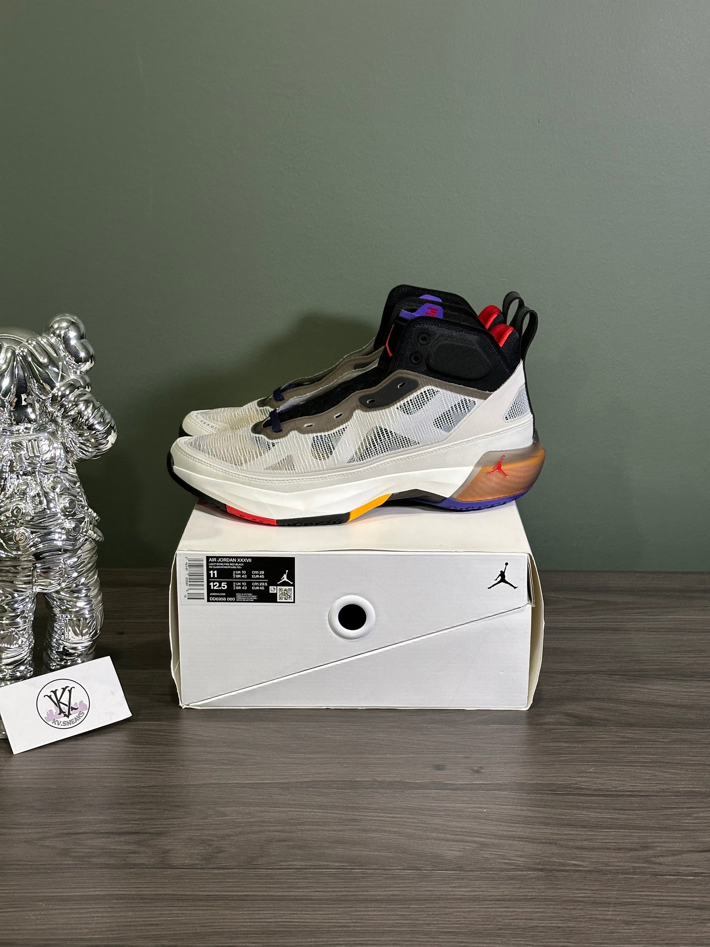 Jordan 37 Light Bone Dark Concord