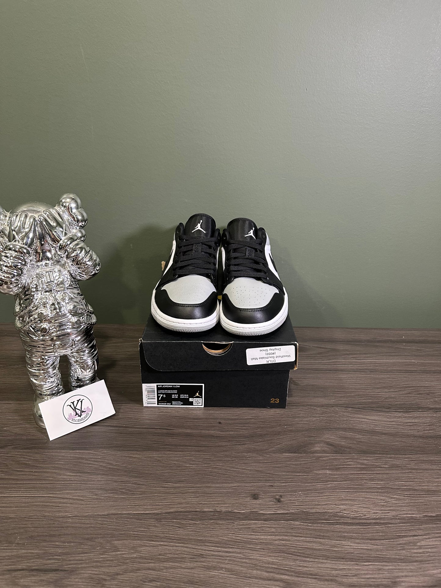 Jordan 1 Low Shadow Toe