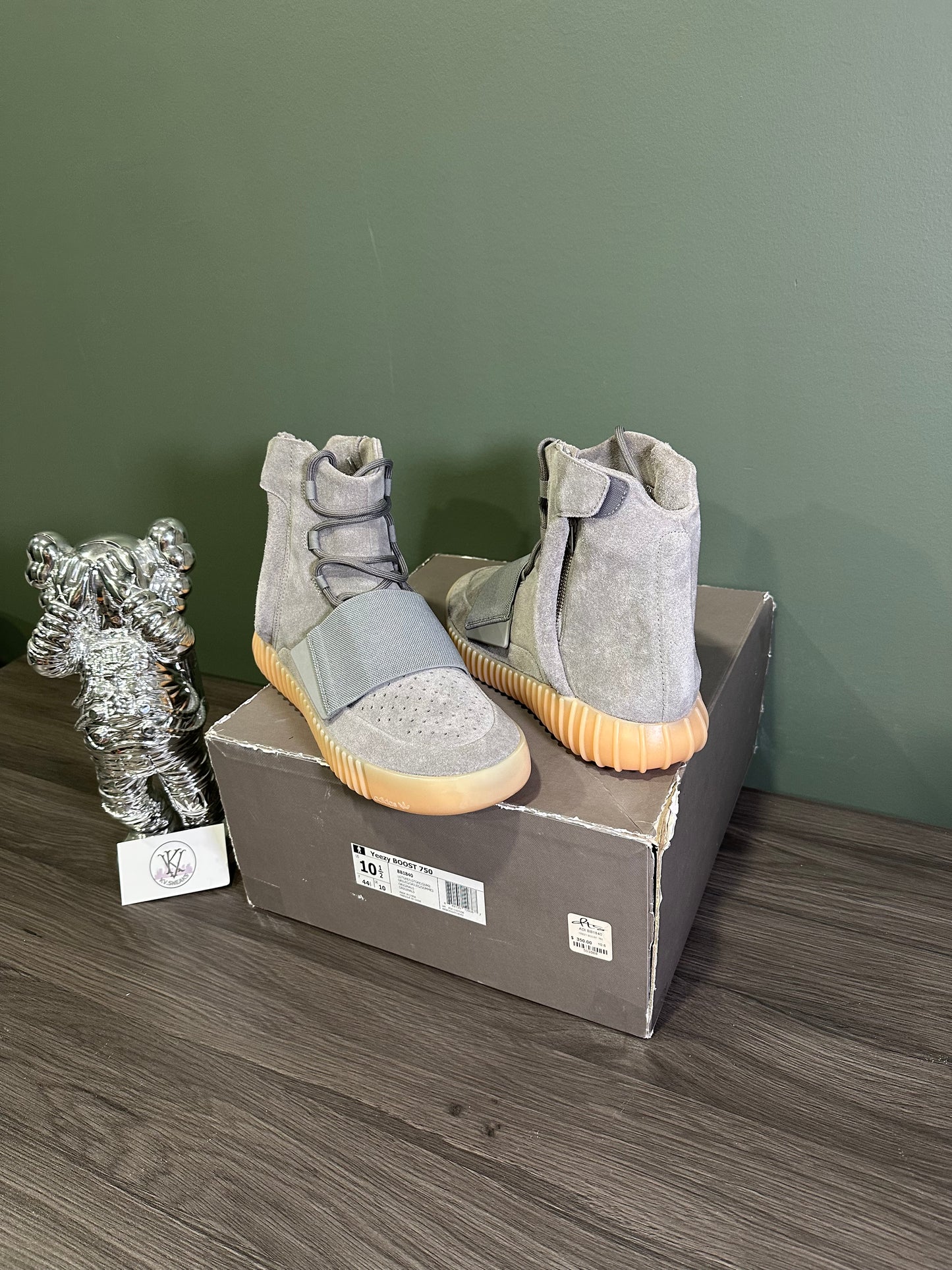 Yeezy 750 Light Grey Glow In The Dark