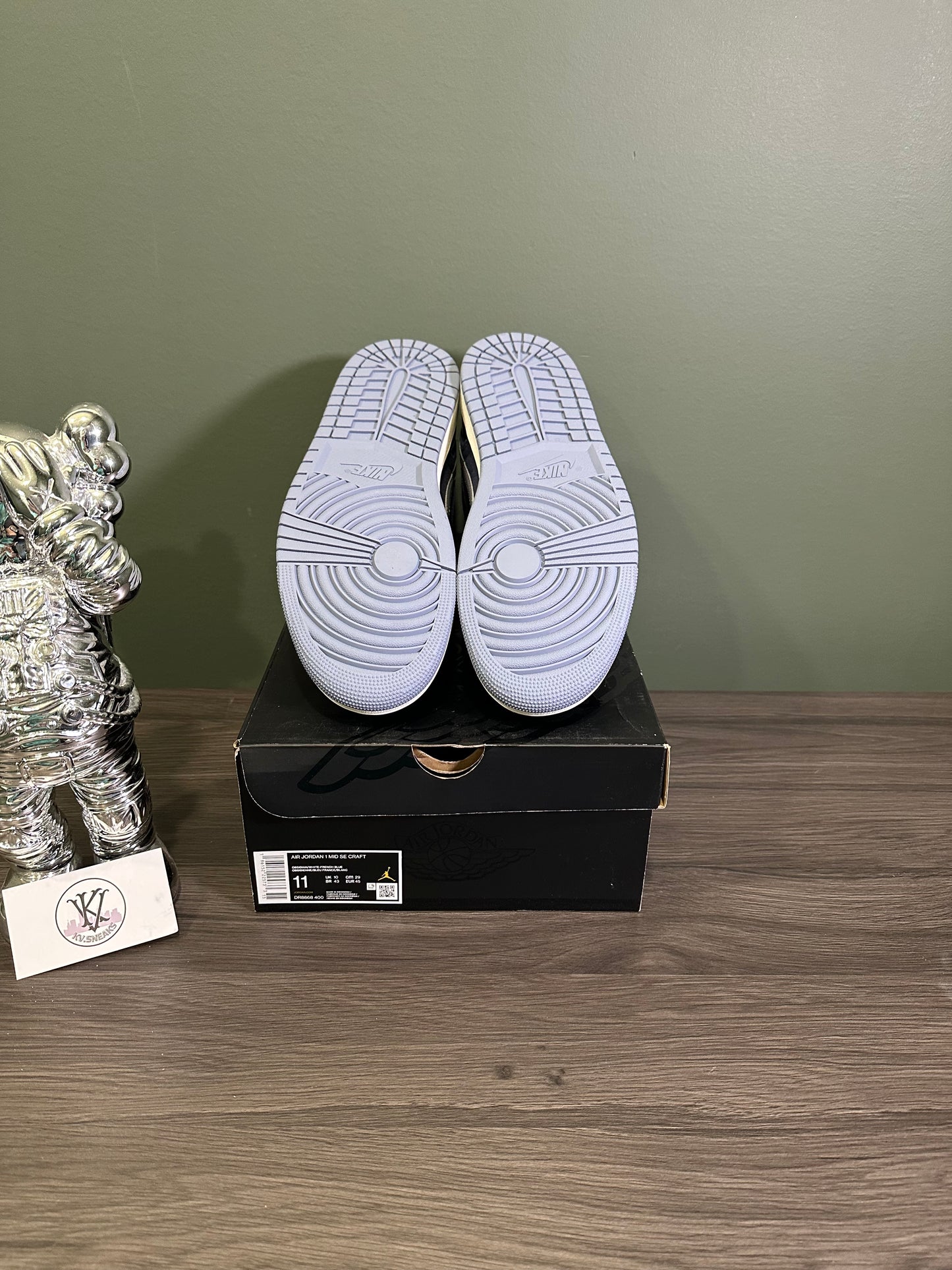 Jordan 1 Mid Craft Obsidian French Blue