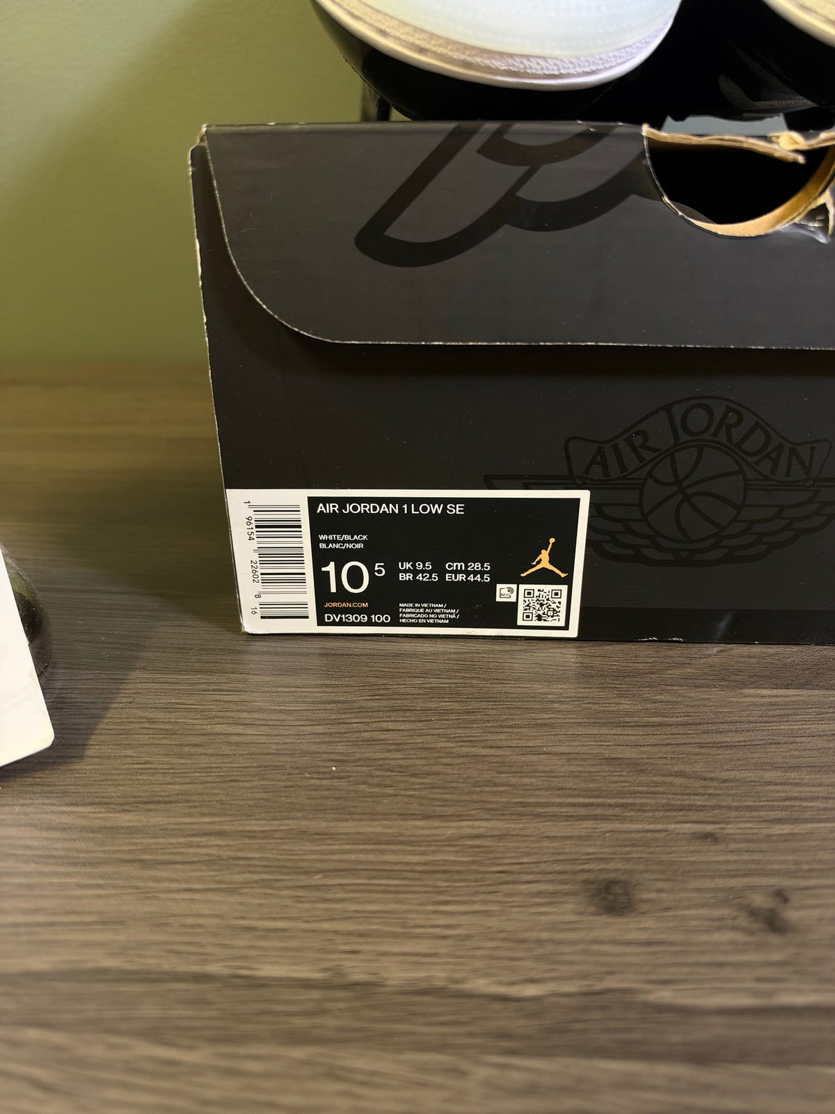 Jordan 1 Low SE Concord
