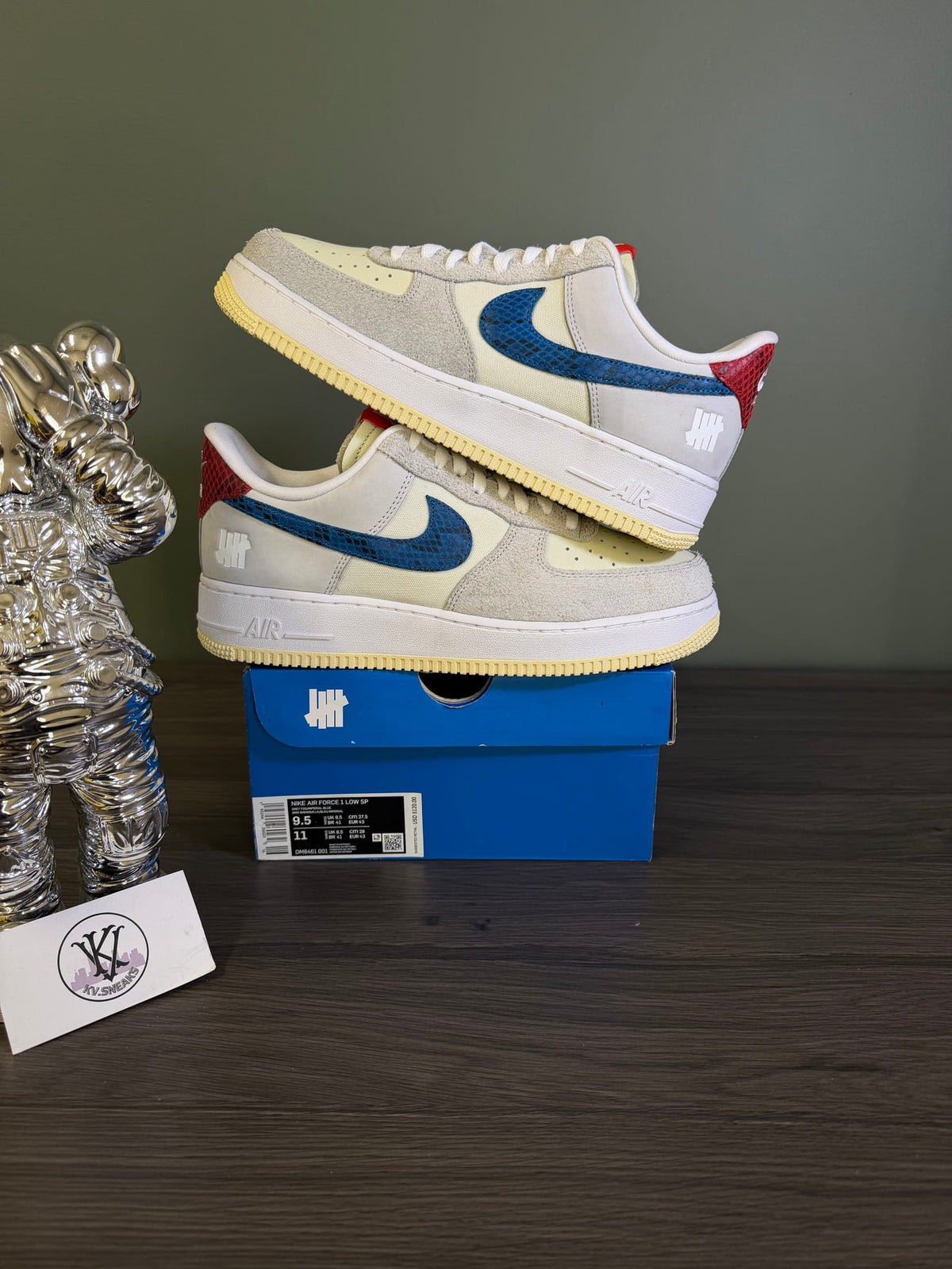 Nike Air Force 1 Low SP Undefeated 5 On It Dunk vs. AF1