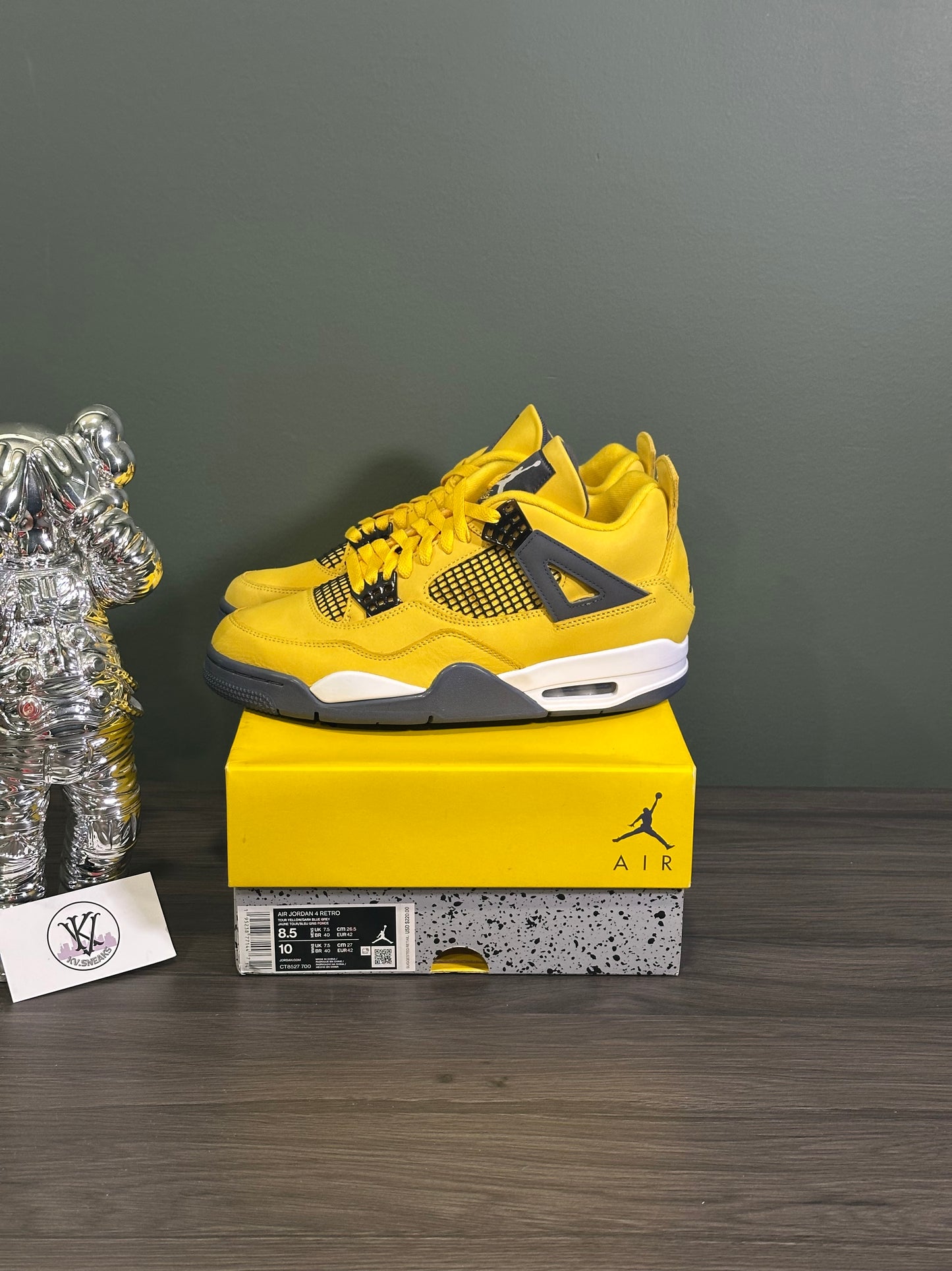 Jordan 4 Lightning