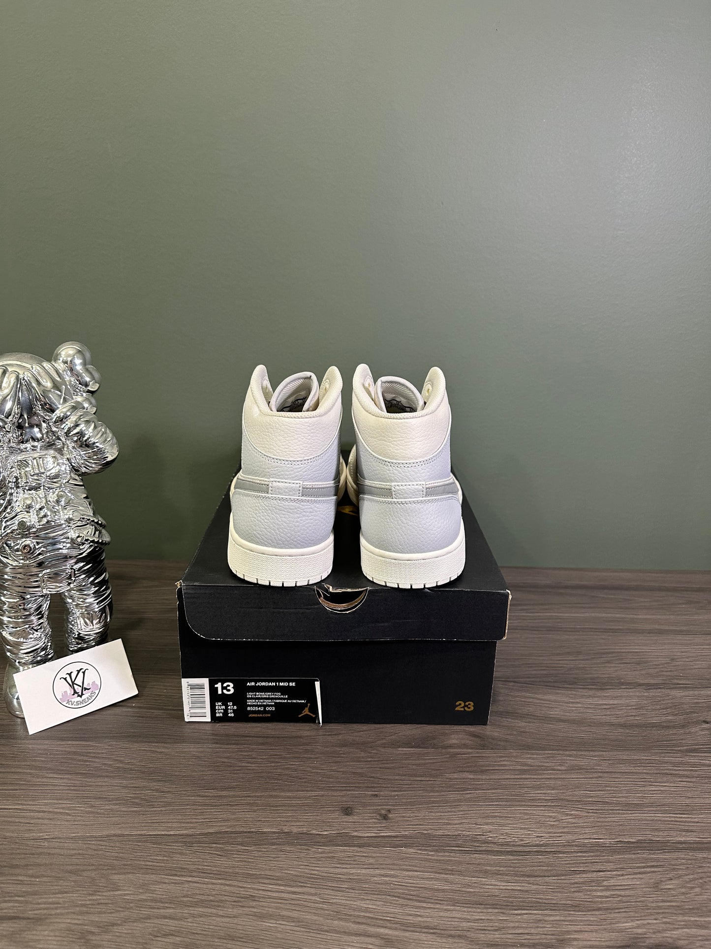 Jordan 1 Mid Light Bone 2018