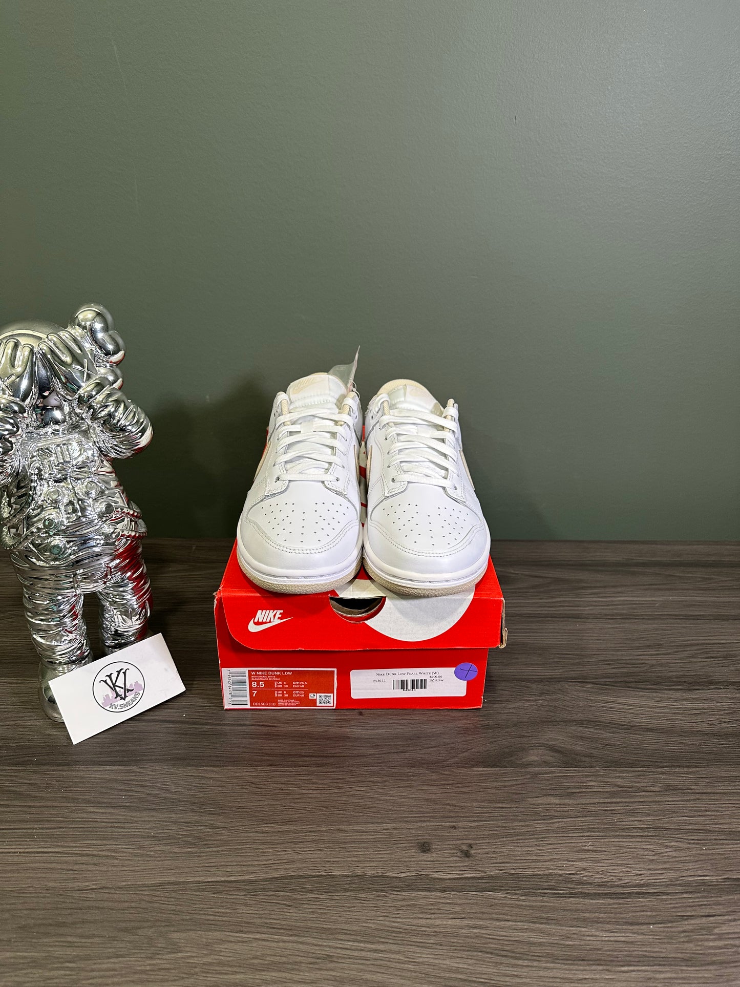 Dunk Low Pearl White