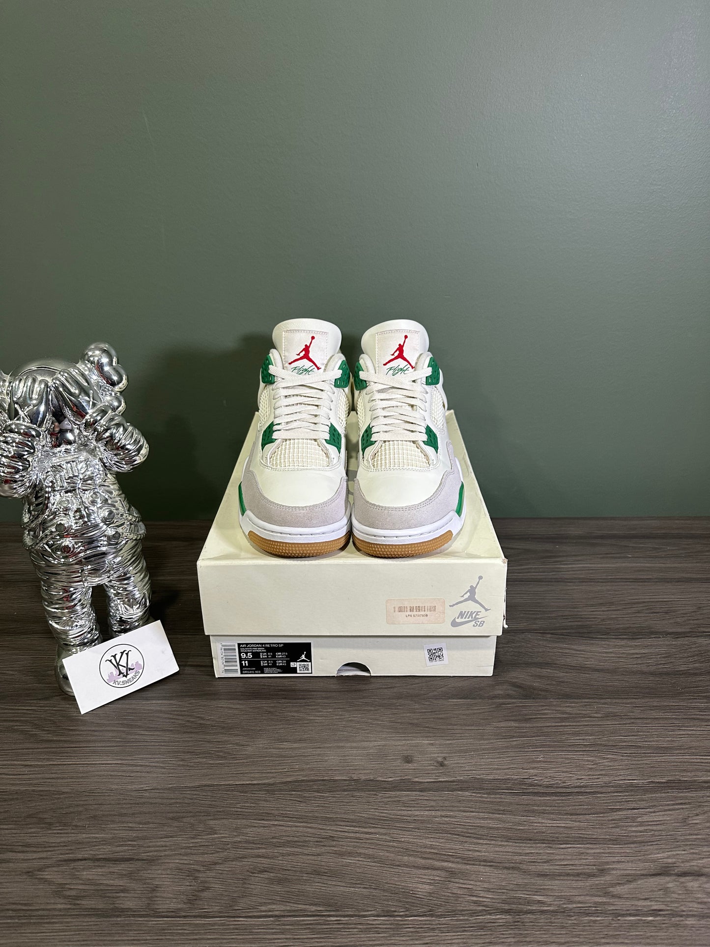 Jordan 4 SB Pine Green