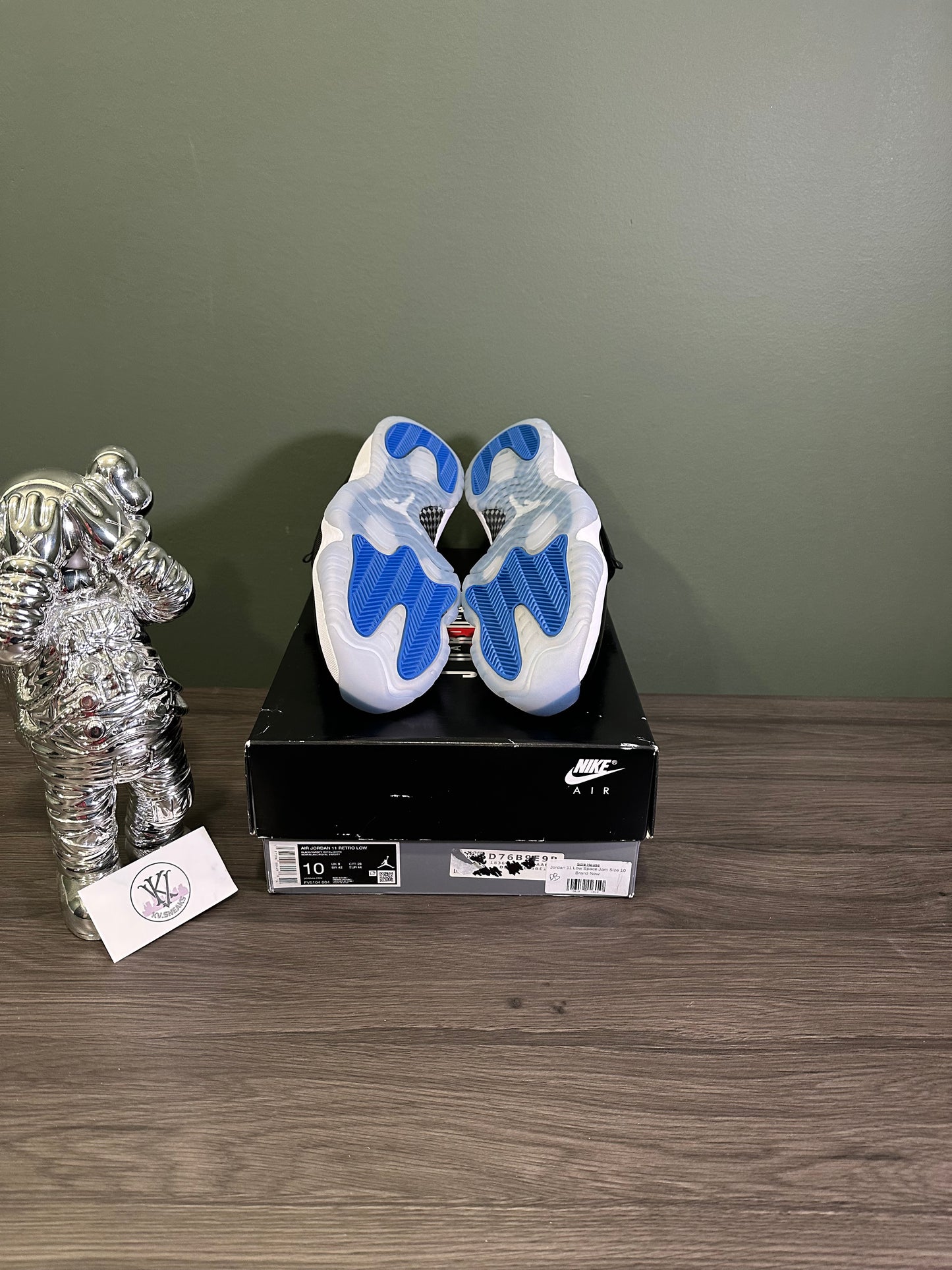 Jordan 11 Low Space Jam