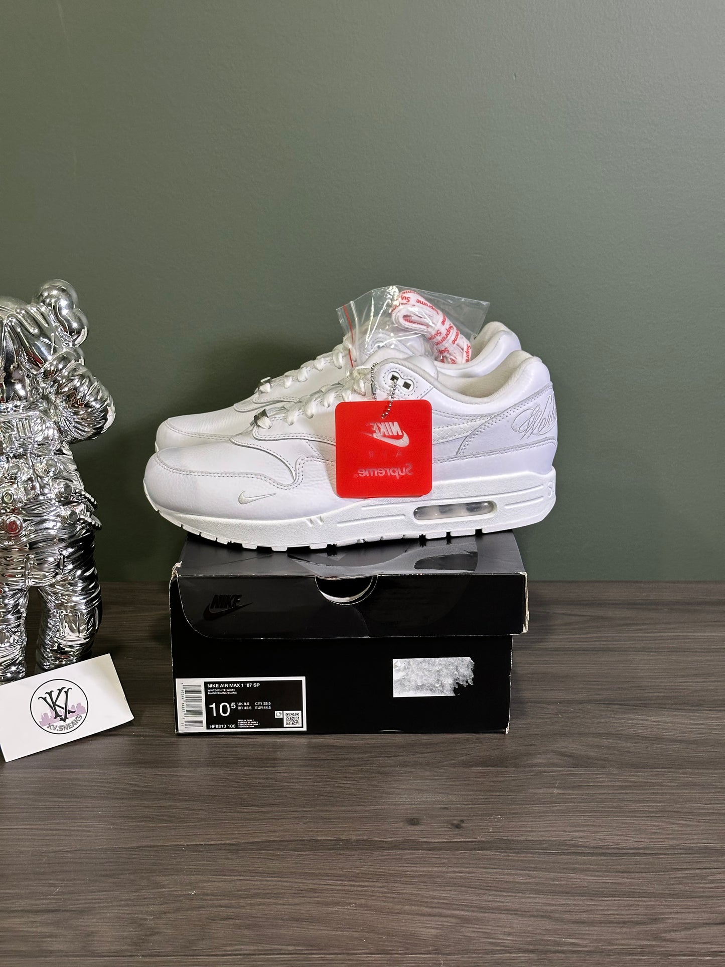 Air Max 1’87 Supreme Triple White