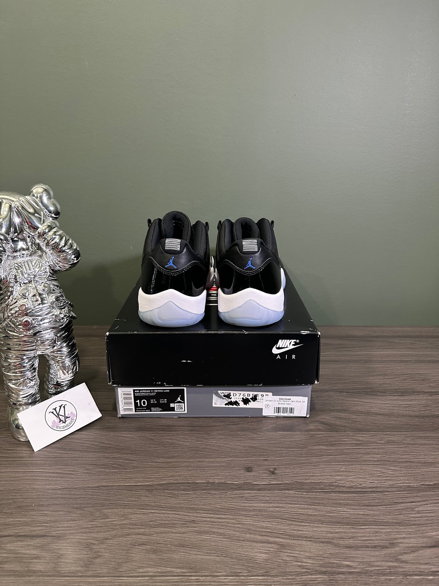 Jordan 11 Low Space Jam