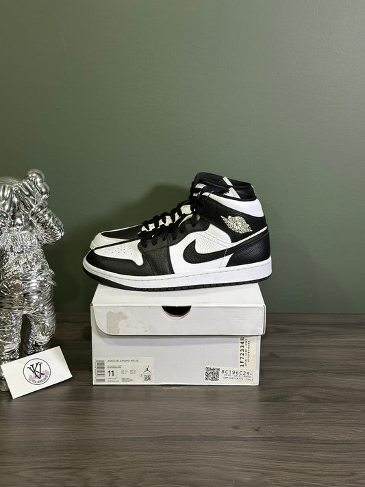 Jordan 1 Mid Split Black White