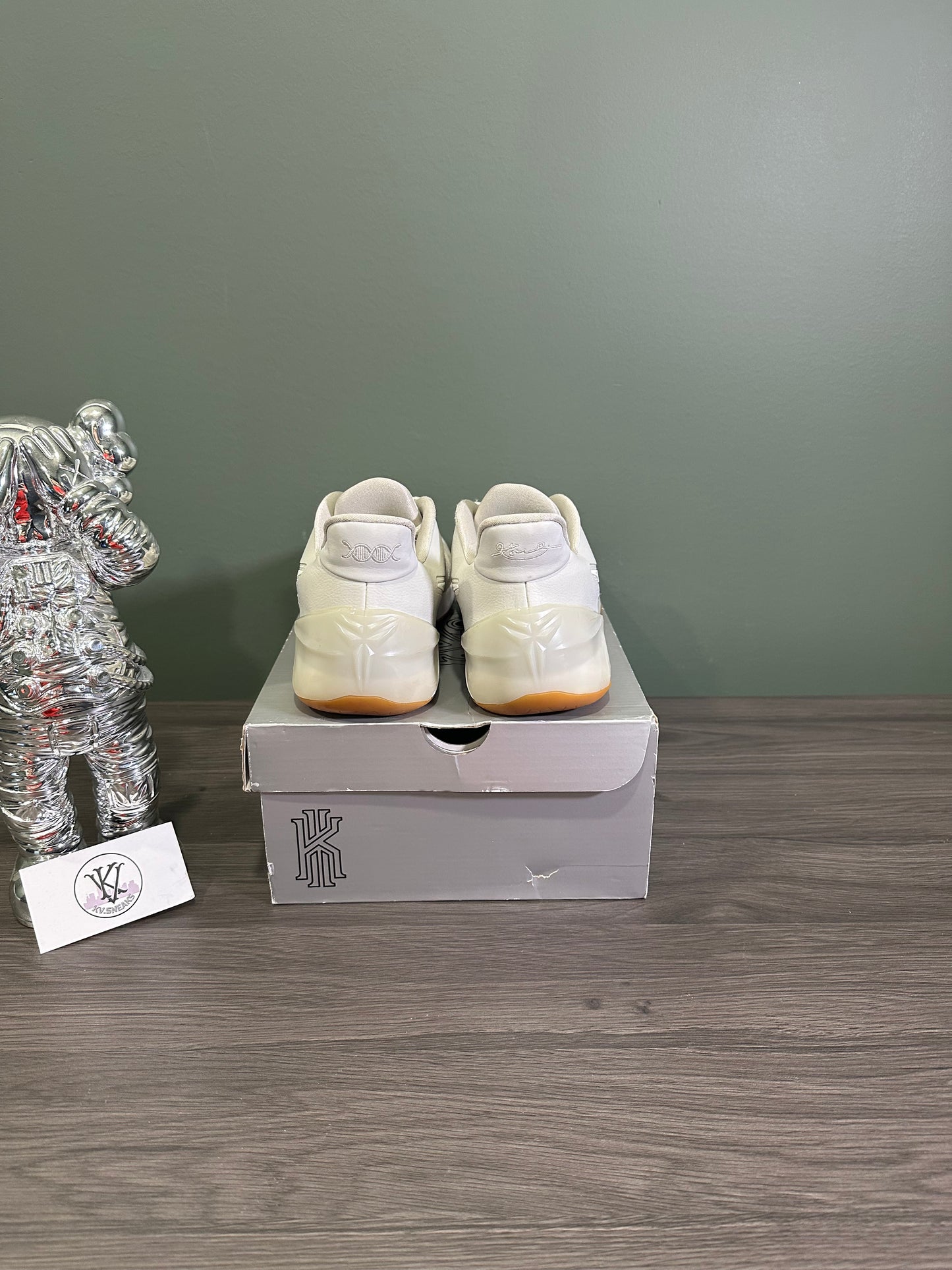 Kobe A.D. Light Bone