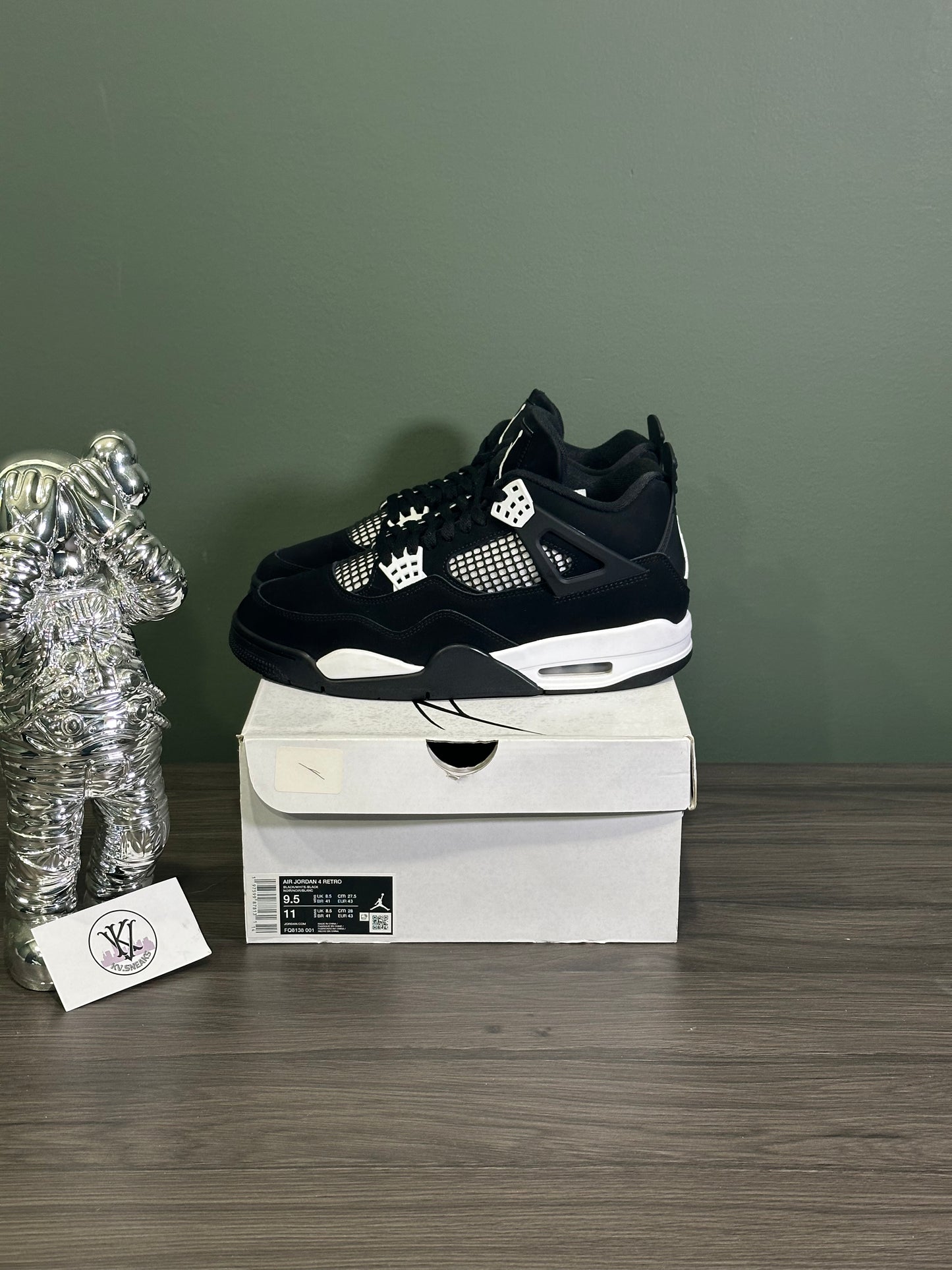 Jordan 4 White Thunder