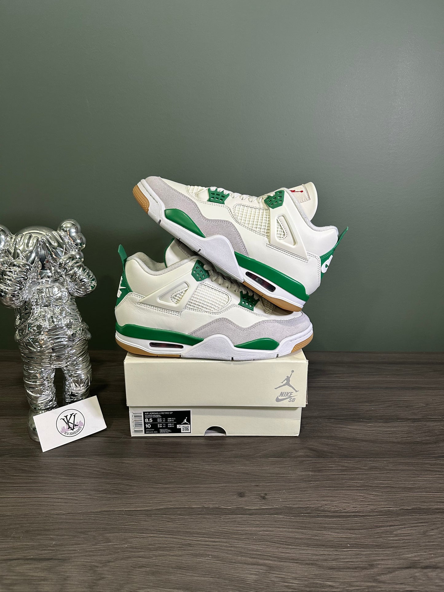 Jordan 4 SB Pine Green