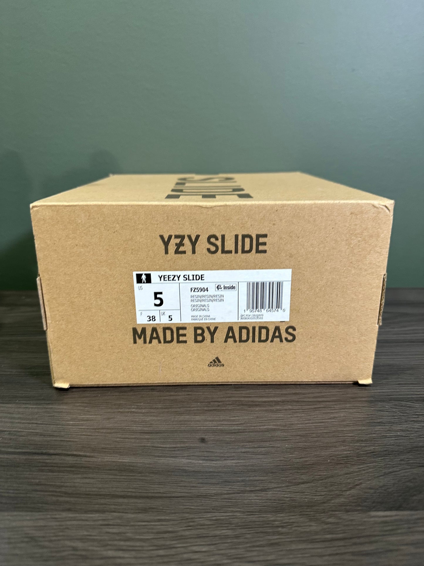 Yeezy Slide Resin