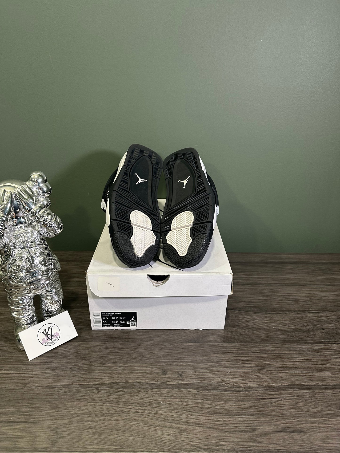 Jordan 4 White Thunder