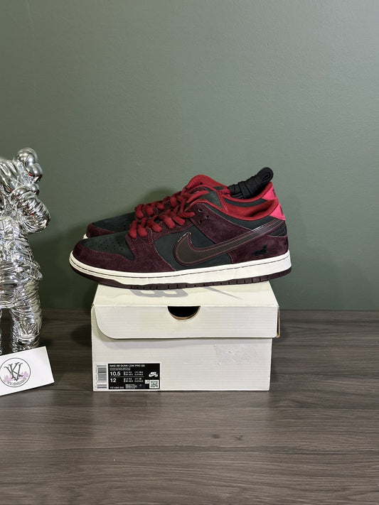 Dunk Low SB Riot Skateshop