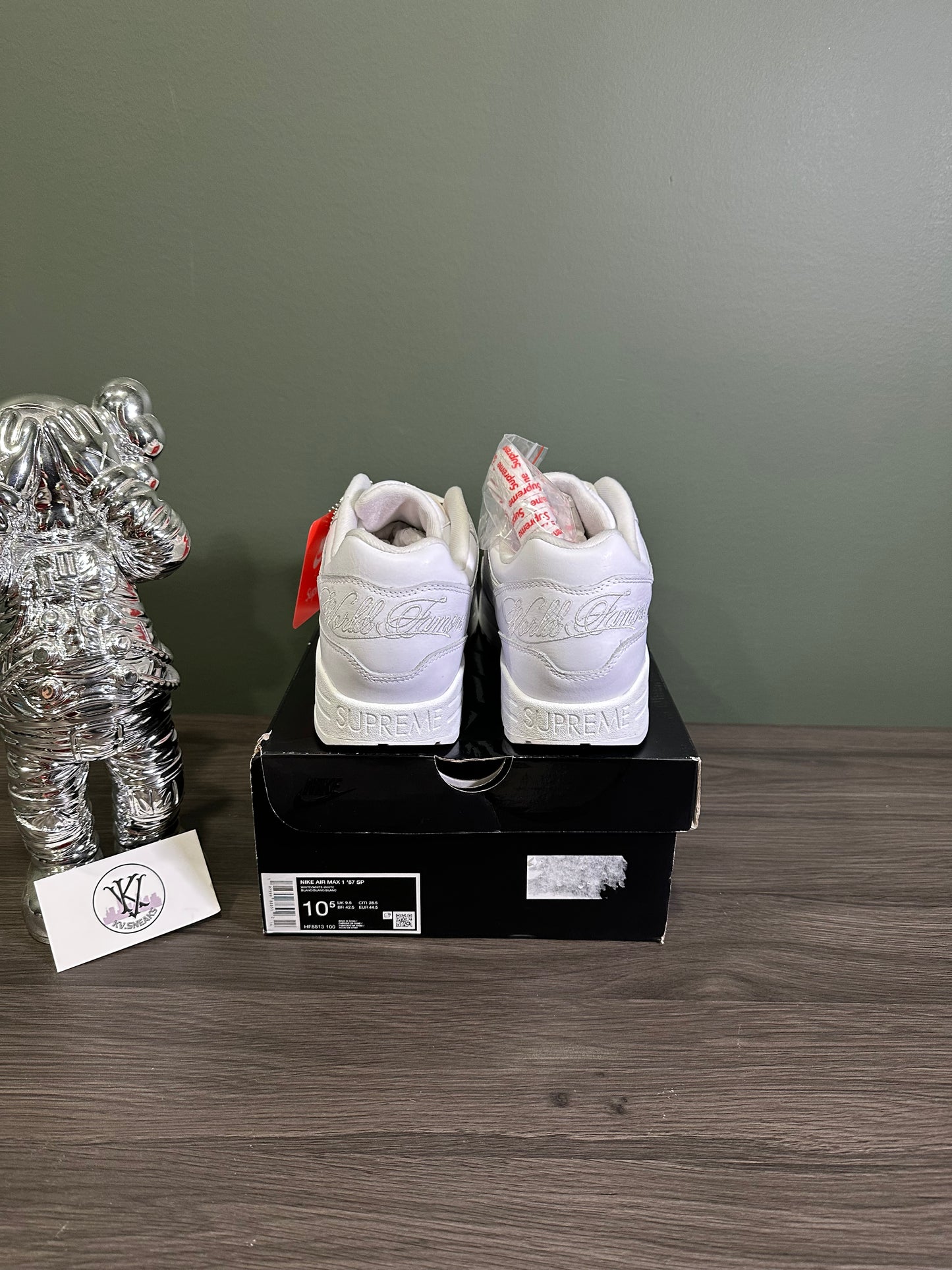 Air Max 1’87 Supreme Triple White