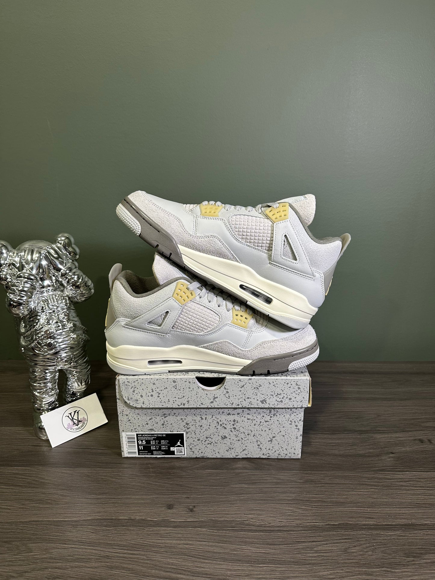 Jordan 4 Craft Photon Dust