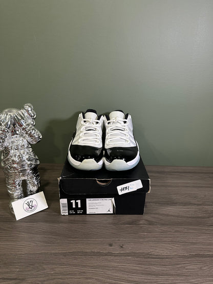 Jordan 11 Low Concord