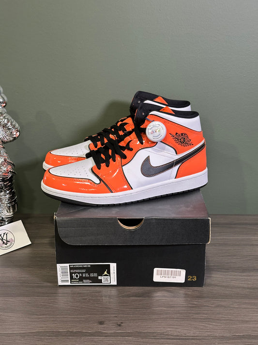 Jordan 1 Mid SE Turf Orange