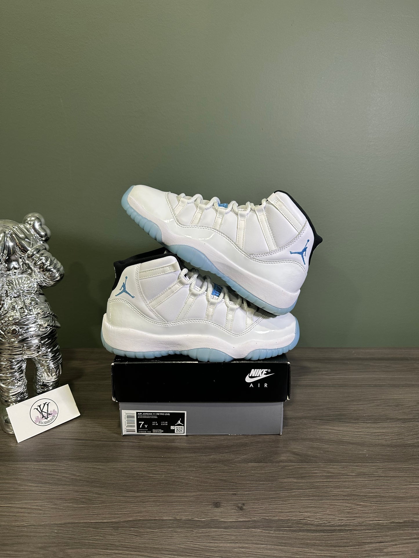 Jordan 11 Legend Blue 2024