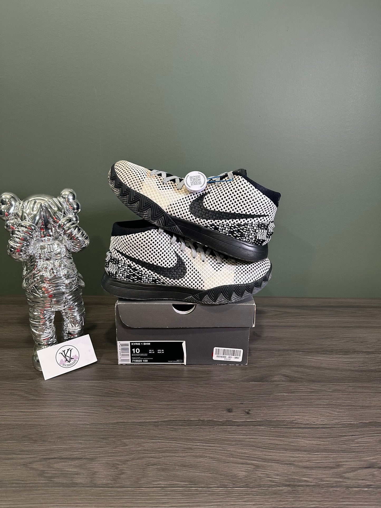 Kyrie 1 BHM