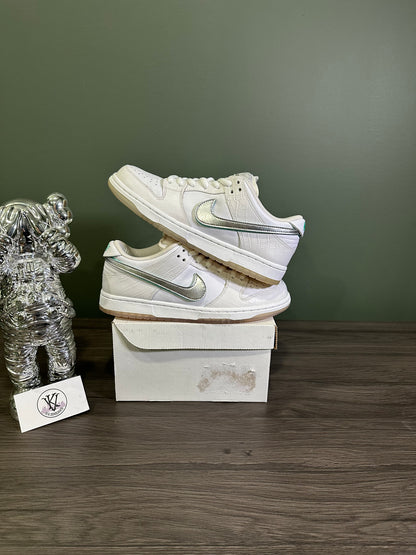 Dunk Low SB Diamond Supply Co. White Diamond