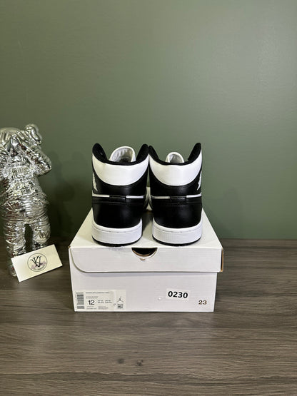 Jordan 1 Mid Panda