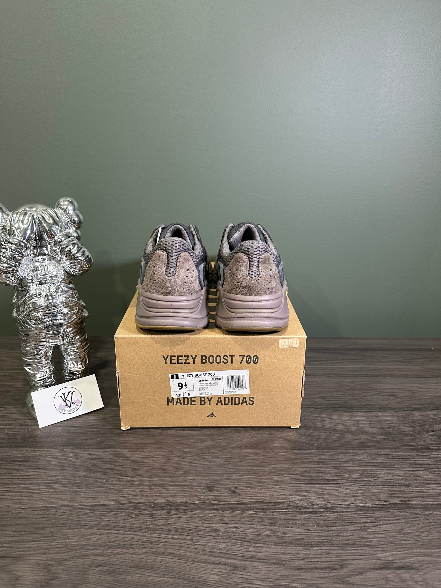 Yeezy 700 Mauve