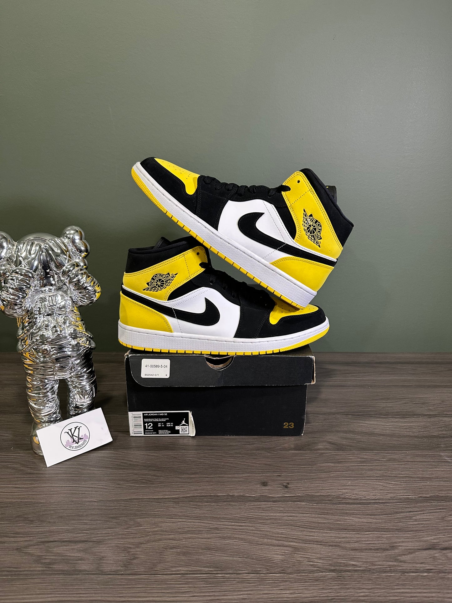 Jordan 1 Mid Yellow Toe Black