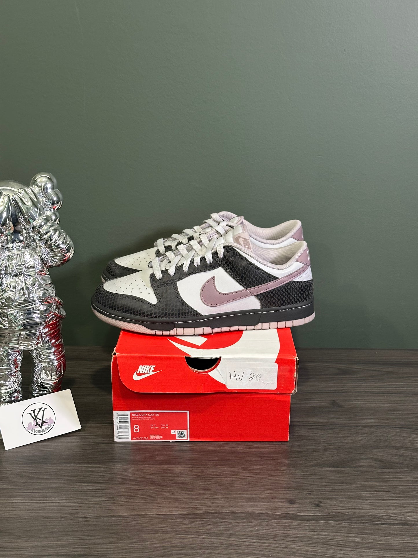 Dunk Low Medium Ash Violet Snakeskin