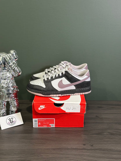 Dunk Low Medium Ash Violet Snakeskin