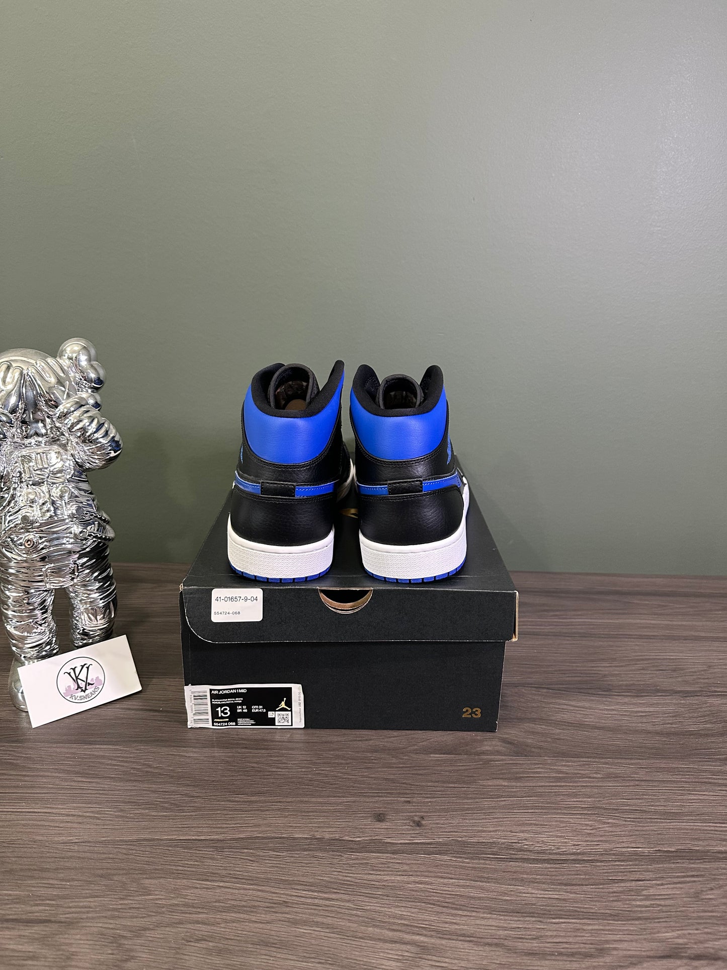Jordan 1 Mid Royal 2020