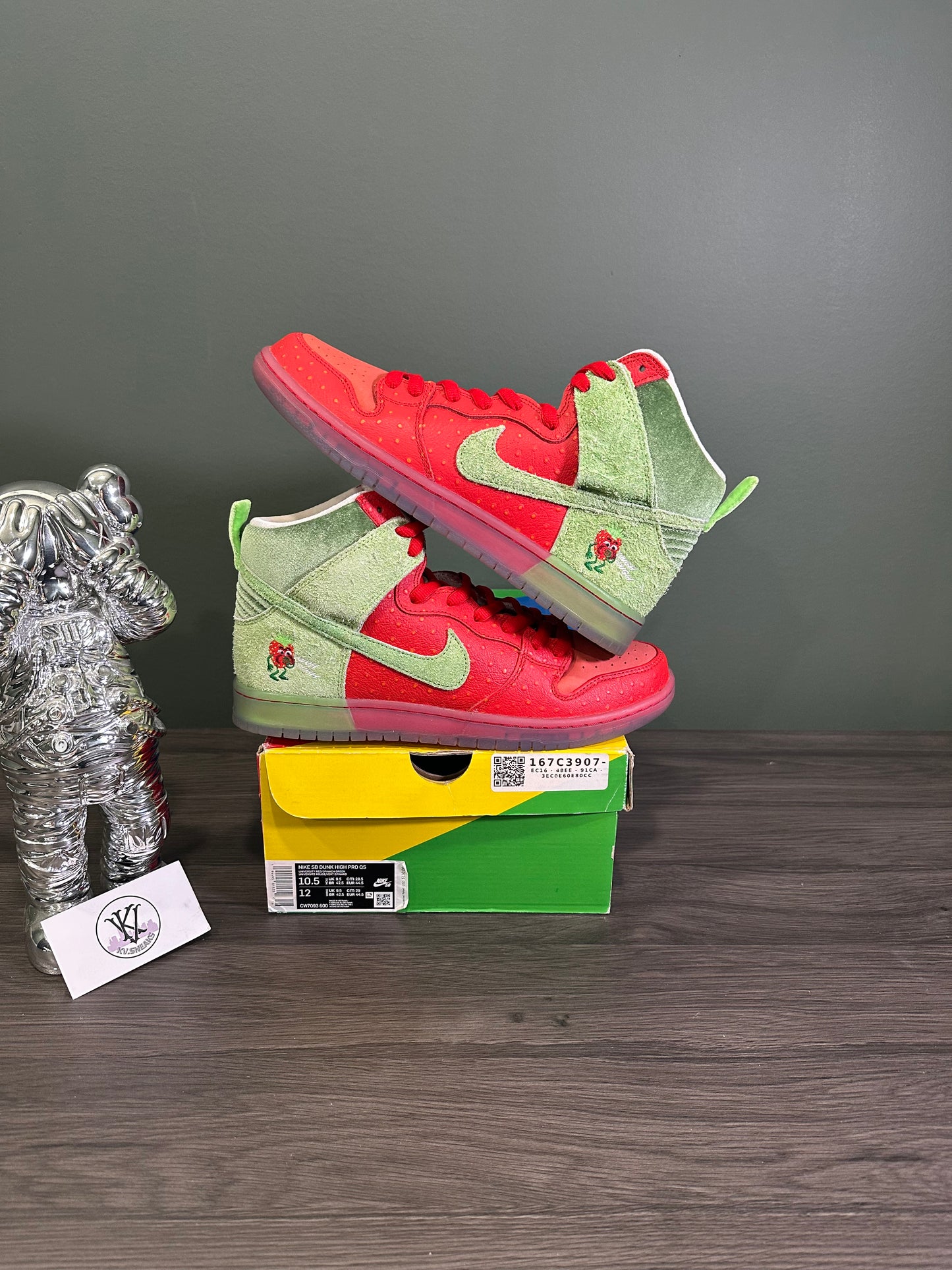 Dunk High SB Strawberry Cough