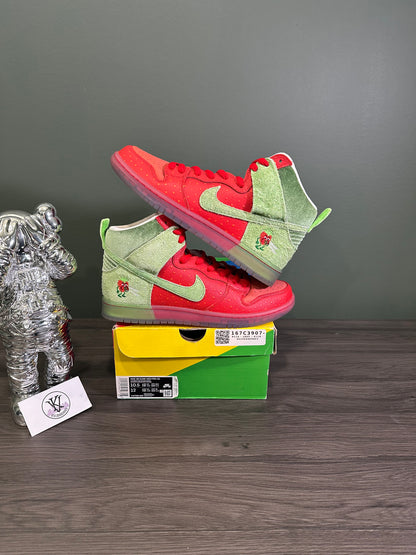 Dunk High SB Strawberry Cough