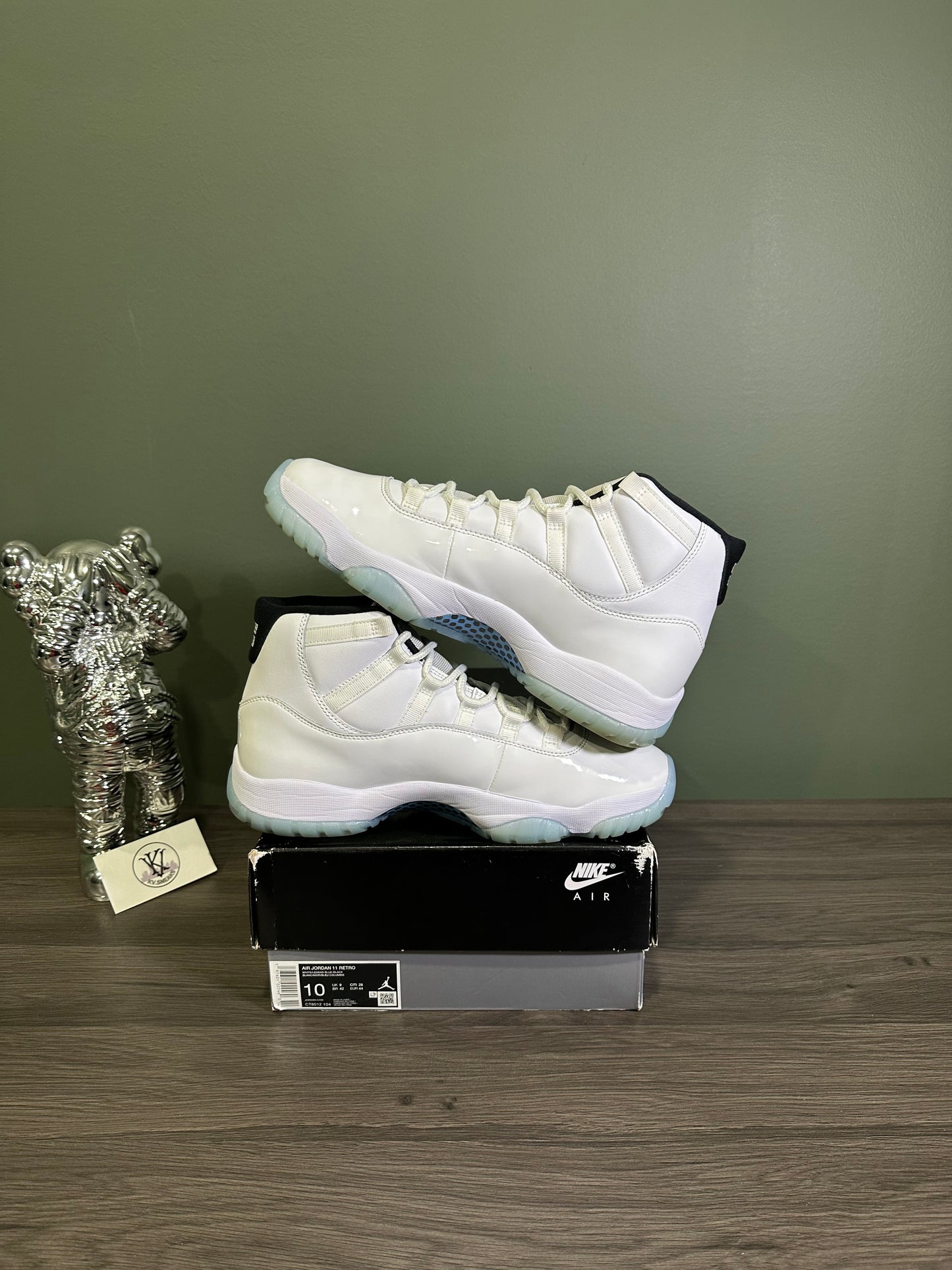 Jordan 11 Legend Blue 2024