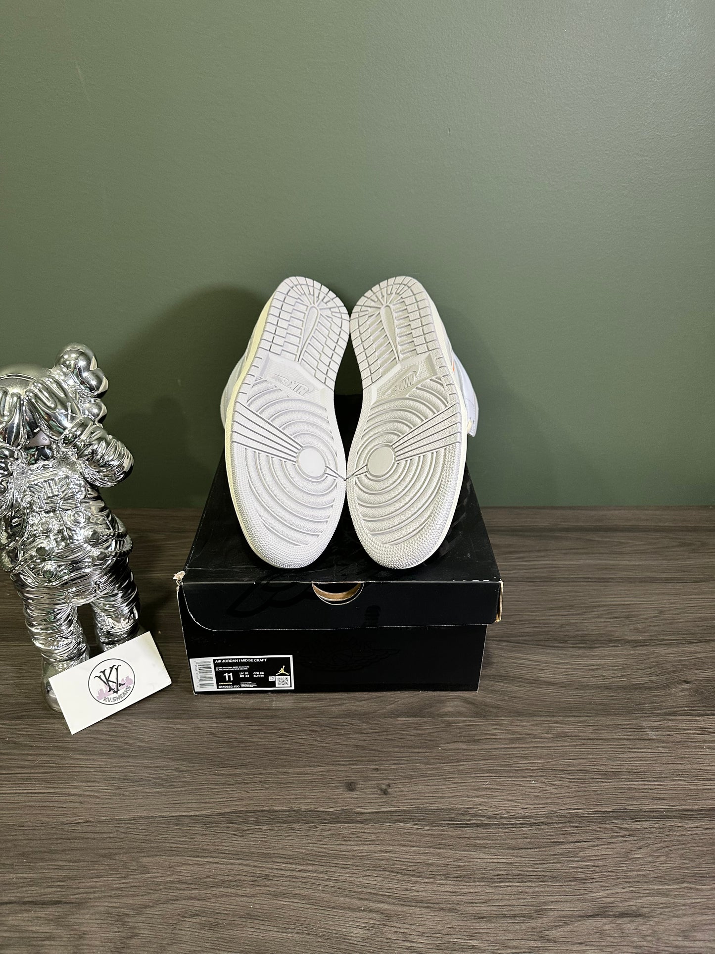 Jordan 1 Mid SE Craft Inside Out White Grey