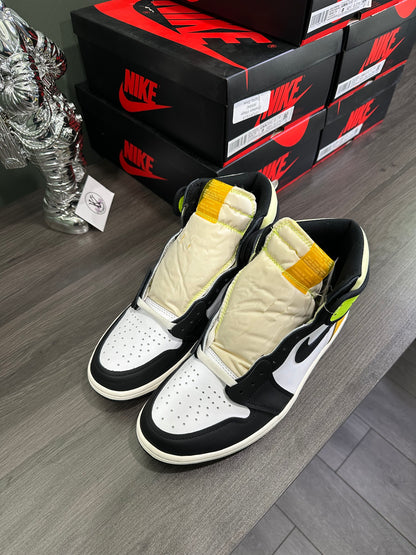 Jordan 1 High Black Volt University is Gold