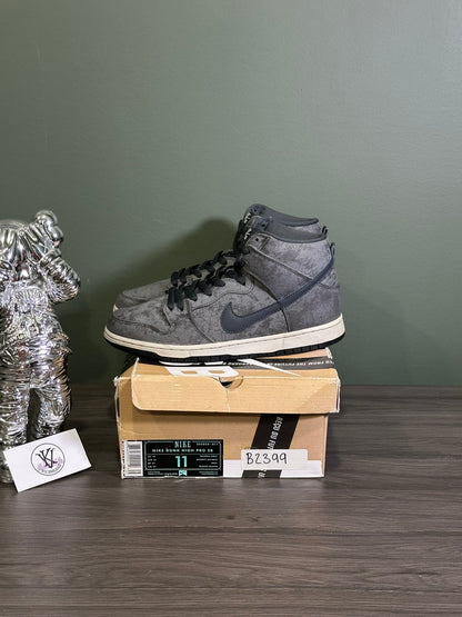 Dunk High SB Stained Canvas