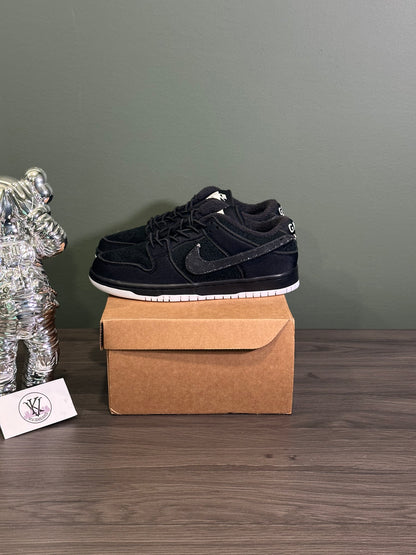 Dunk Low SB Gnarhunters