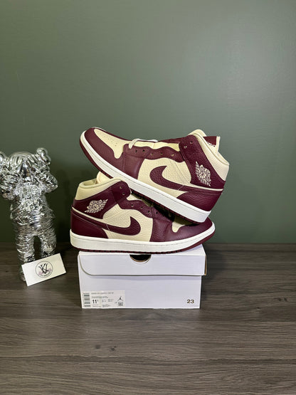 Jordan 1 Mid SE Split Beach Cherrywood Red