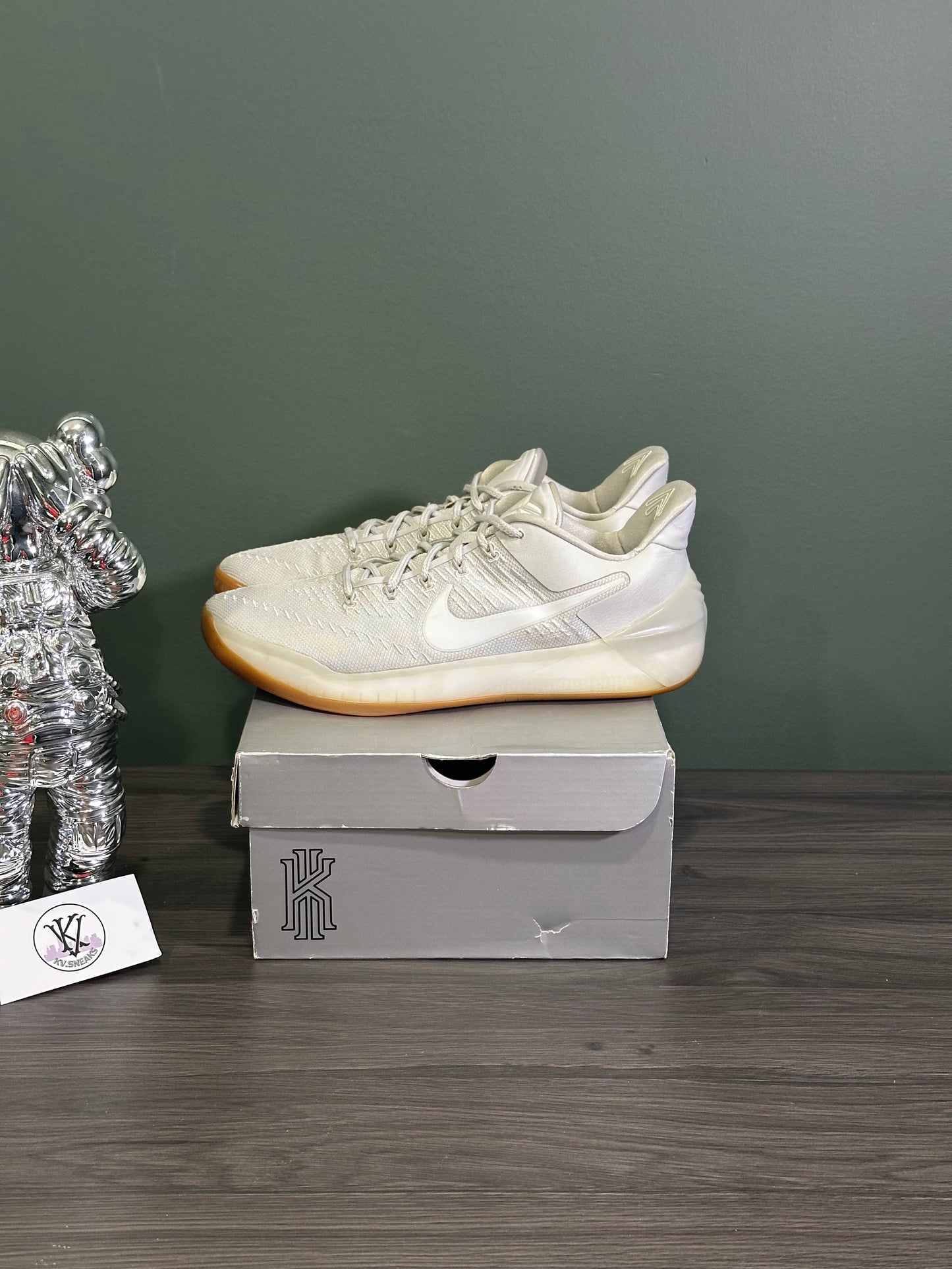 Kobe A.D. Light Bone