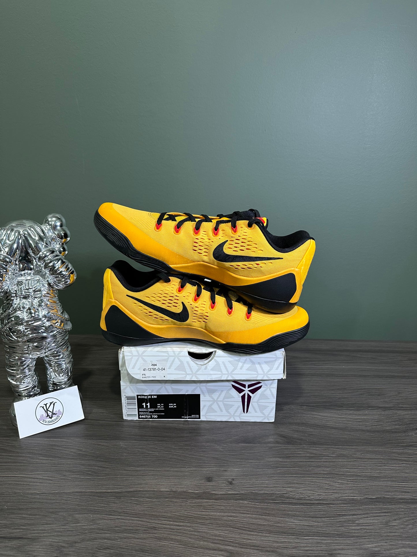 Kobe 9 Low Bruce Lee