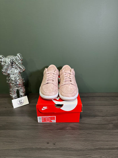 Dunk Low PRM Pink Oxford