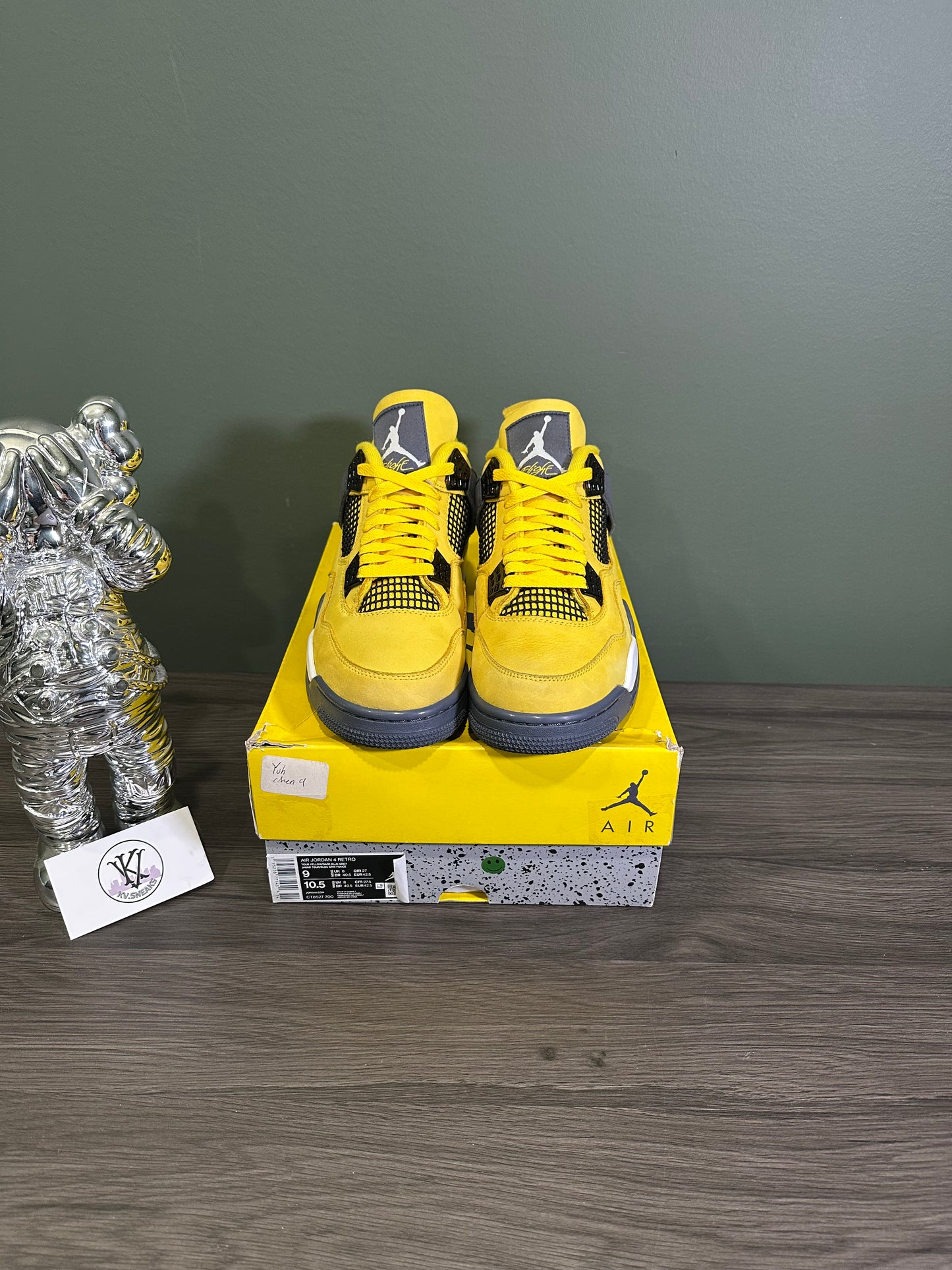 Jordan 4 Lightning