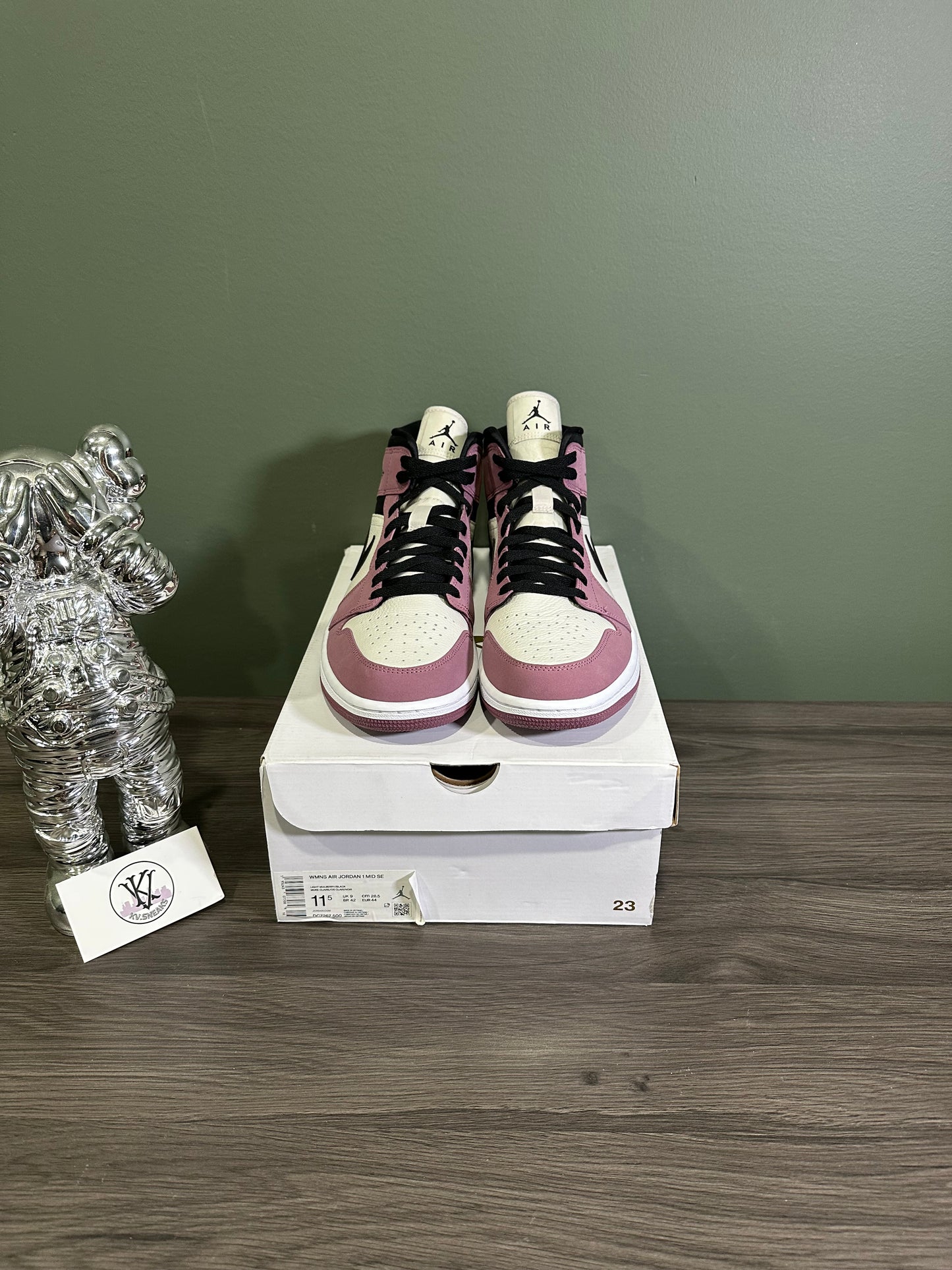 Jordan 1 Mid SE Light Mulberry