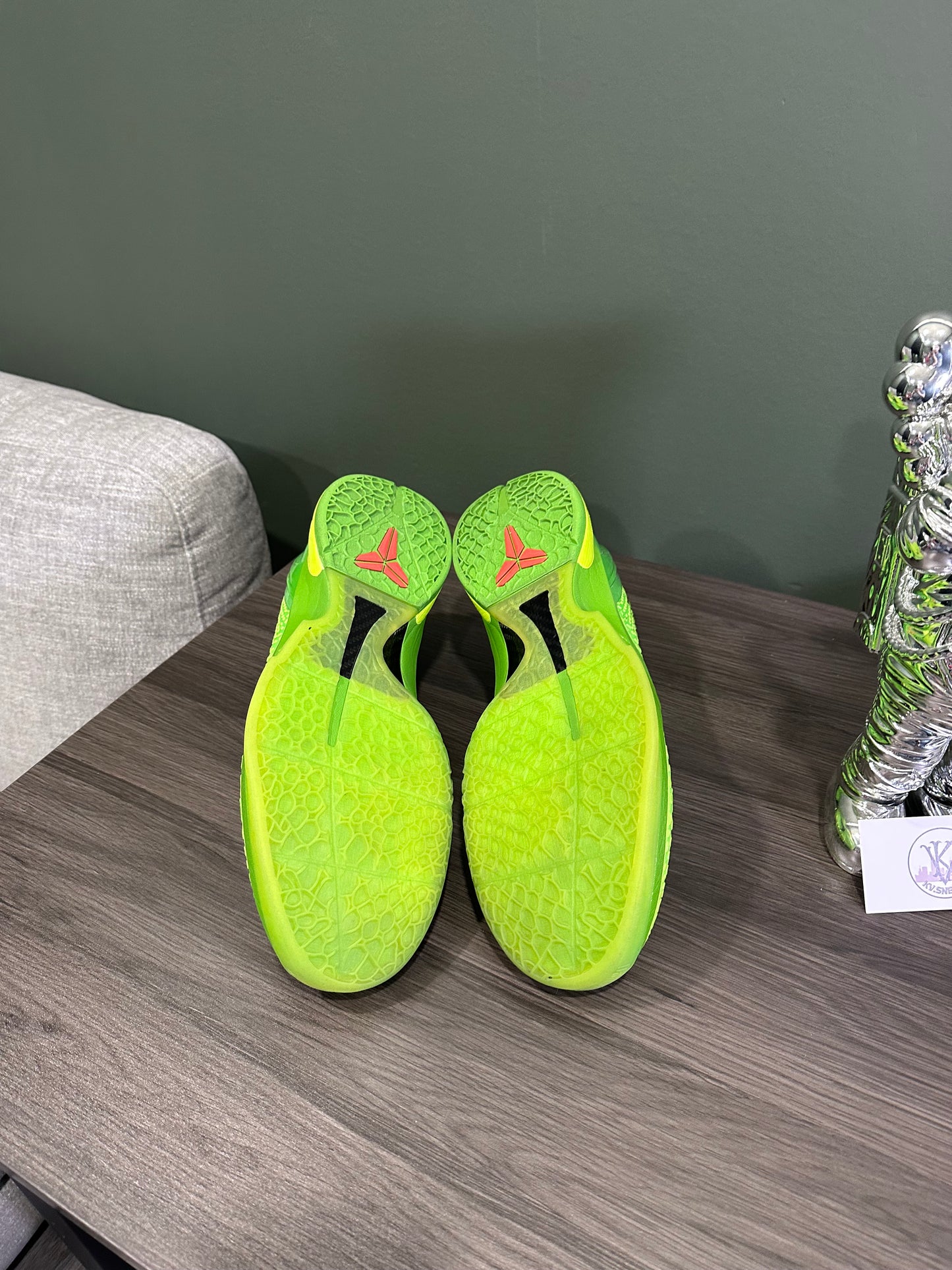 Kobe 6 Grinch 2020