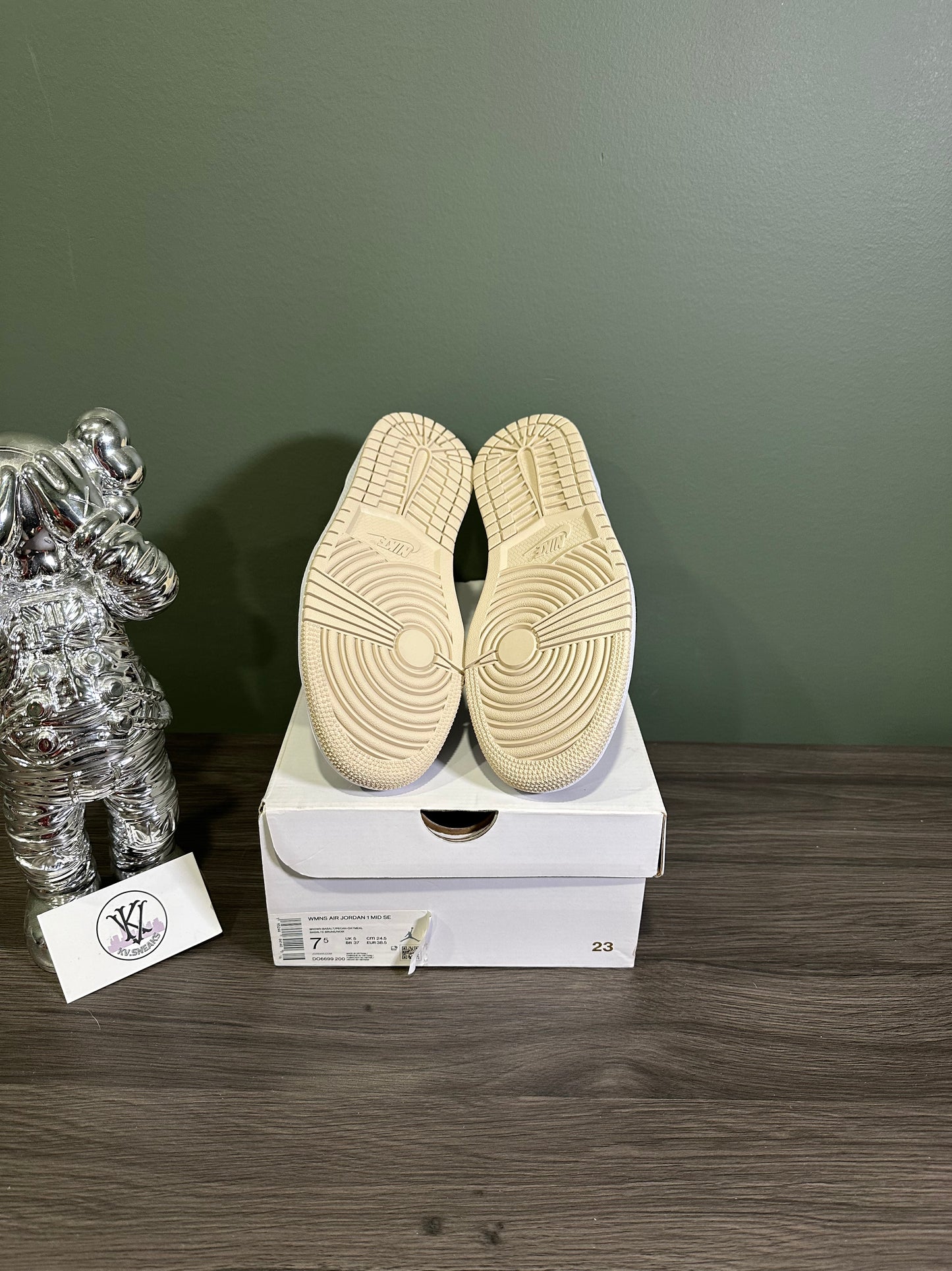 Jordan 1 Mid SE Brown Basalt Oatmeal