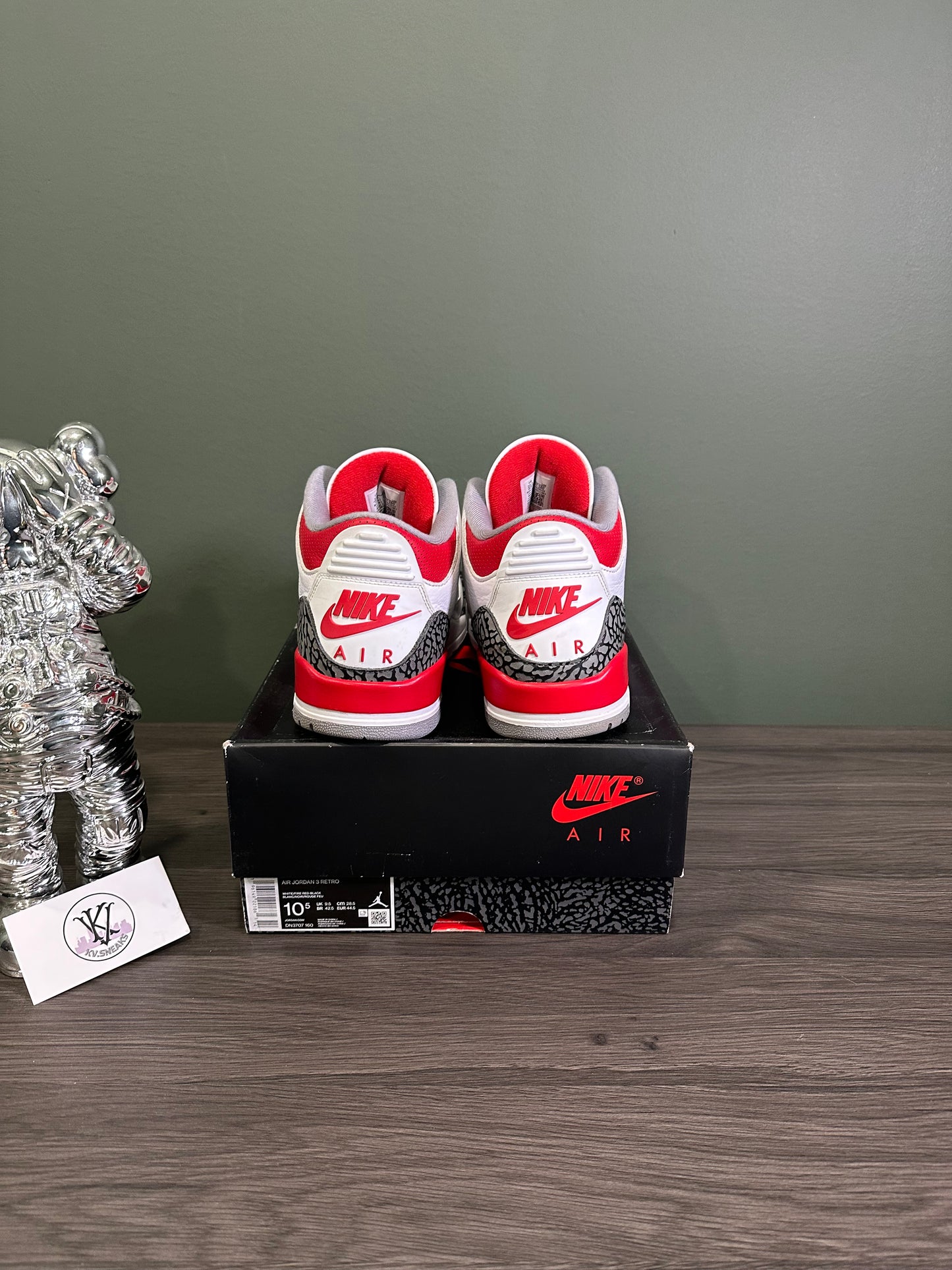 Jordan 3 Fire Red