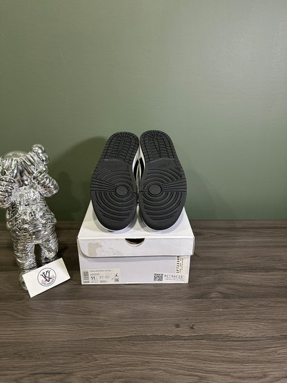 Jordan 1 Mid Split Black White